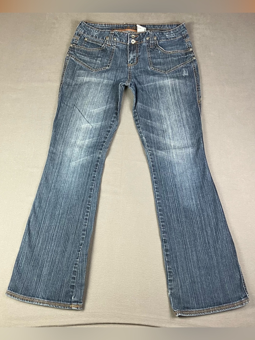 Vintage Y2K Mudd Women’s Size 11 Low Rise Flare Jeans Blue Distressed. In good c